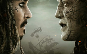 “Pirates of the Carribean” a.k.a. “Fluch der Karibik” geht weiter! Am 25. Mai startet „Pirates of the Carribean – Salazars Rache” in den Kinos. Hier erfährst du alles, was du über das Franchise rund um Jack Sparrow wissen musst.